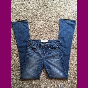 EUC Abercrombie & Fitch medium wash jeans
